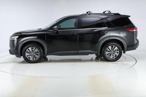 Black 2023 Nissan Pathfinder SV