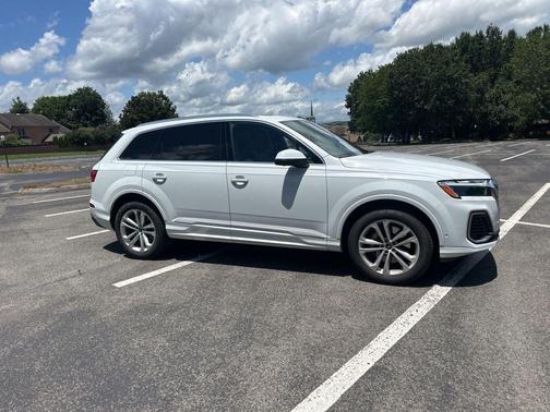 2025 Audi Q7 55 Premium Plus