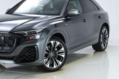 2025 Audi Q8 55 Premium