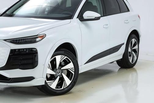 2025 Audi Q6 e-tron Premium