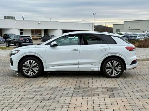 2023 Audi Q4 e-tron 40 Premium Plus