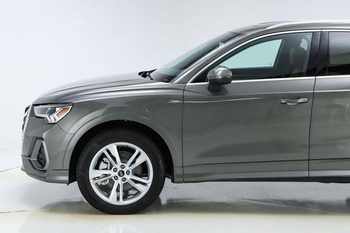 2024 Audi Q3 45 S line Premium