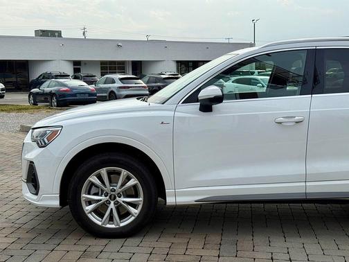 2025 Audi Q3 45 S line Premium