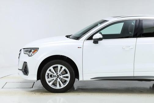 2025 Audi Q3 45 S line Premium