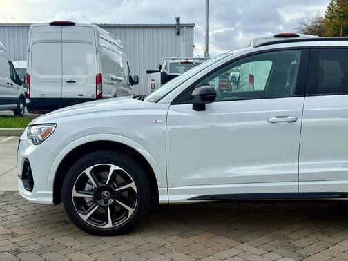 2025 Audi Q3 45 S line Premium