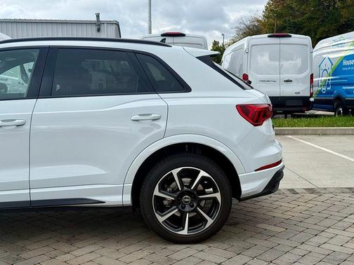 2025 Audi Q3 45 S line Premium