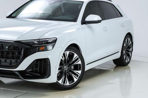 2025 Audi Q8 55 Premium