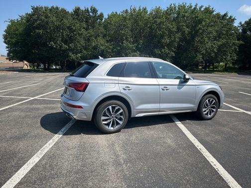 2024 Audi Q5 45 S line quattro Premium
