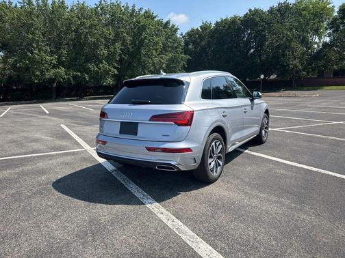 2024 Audi Q5 45 S line quattro Premium