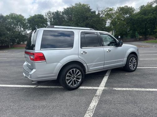 2016 Lincoln Navigator Select