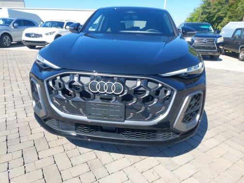 Mythos Black Metallic 2025 Audi Q5 2.0T Premium
