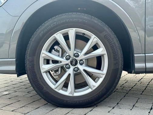 2025 Audi Q3 45 S line Premium