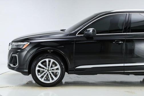 2025 Audi Q7 55 Premium