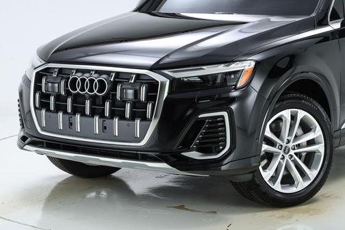 2025 Audi Q7 55 Premium