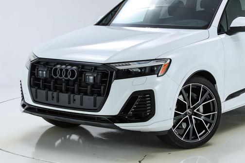 2025 Audi Q7 55 Prestige