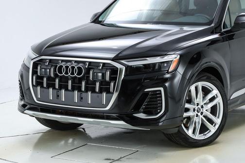 2025 Audi Q7 55 Premium Plus