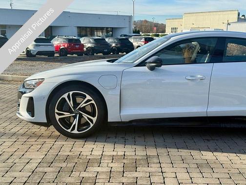 2022 Audi e-tron GT Prestige