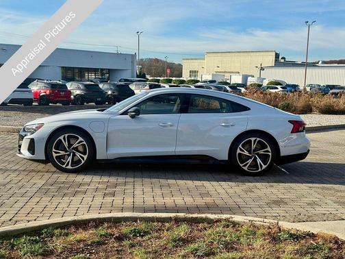 2022 Audi e-tron GT Prestige