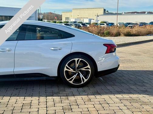 2022 Audi e-tron GT Prestige