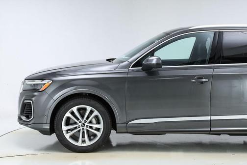 2026 Audi Q7 55 Premium Plus