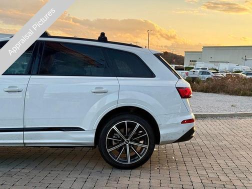 2021 Audi Q7 55 Premium Plus