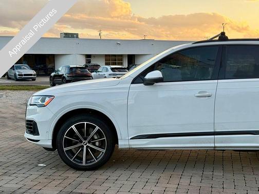 2021 Audi Q7 55 Premium Plus