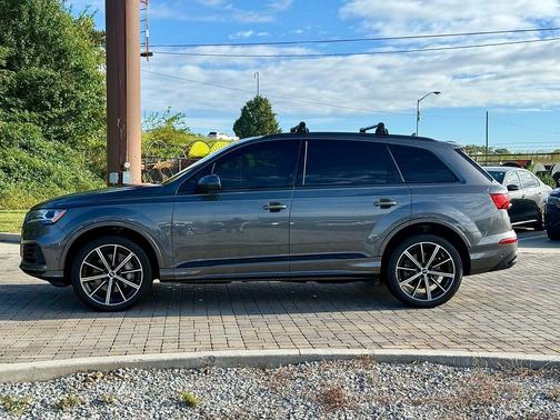 2021 Audi Q7 55 Premium Plus