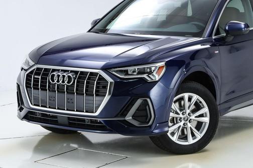 2024 Audi Q3 45 S line Premium