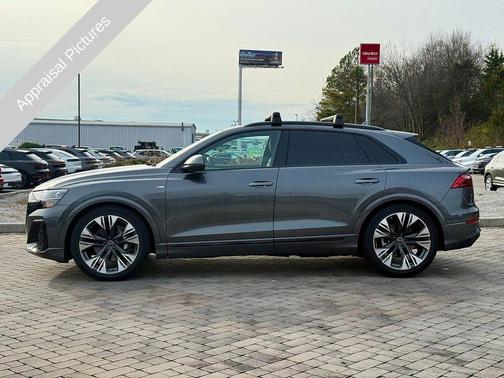 2025 Audi Q8 55 Premium