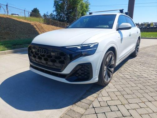 Glacier White Metallic 2026 Audi Q8 55 Premium