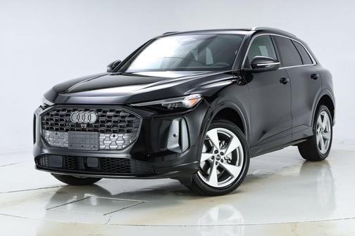 Mythos Black Metallic 2025 Audi Q5 2.0T quattro Premium