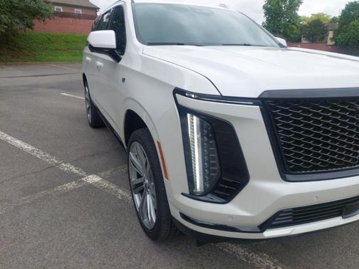 Crystal White Tri-Coat 2025 Cadillac Escalade Sport