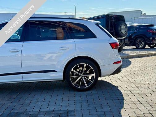 2023 Audi Q7 55 Prestige