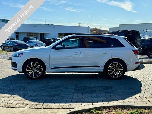 2023 Audi Q7 55 Prestige