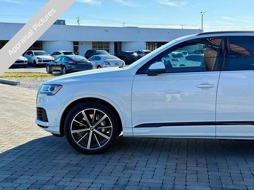 2023 Audi Q7 55 Prestige