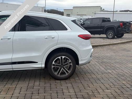 2025 Audi Q5 2.0T quattro Premium