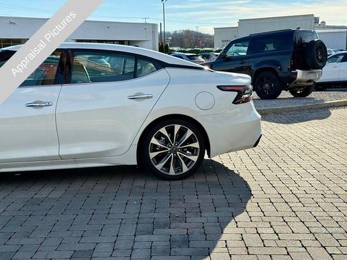 2023 Nissan Maxima Platinum