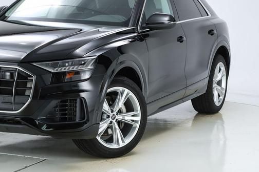 2023 Audi Q8 55 Premium Plus
