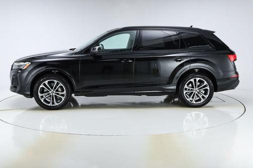 2025 Audi Q7 45 Premium Plus