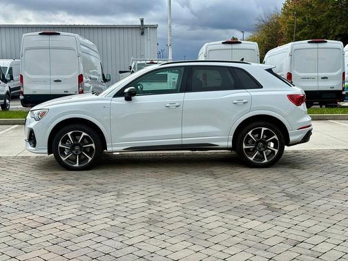 2025 Audi Q3 45 S line Premium