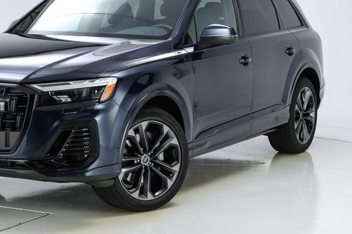 2025 Audi Q7 55 Premium Plus