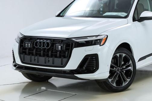 Glacier White Metallic 2026 Audi Q7 55 Premium Plus