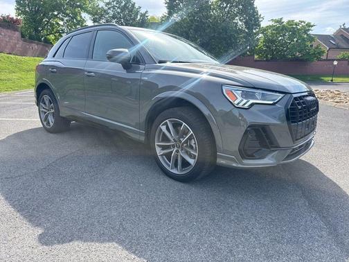 Chronos Gray Metallic 2025 Audi Q3 45 S line Premium