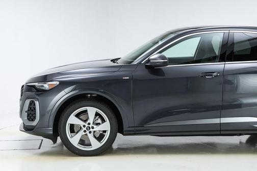 2025 Audi Q5 2.0T Premium