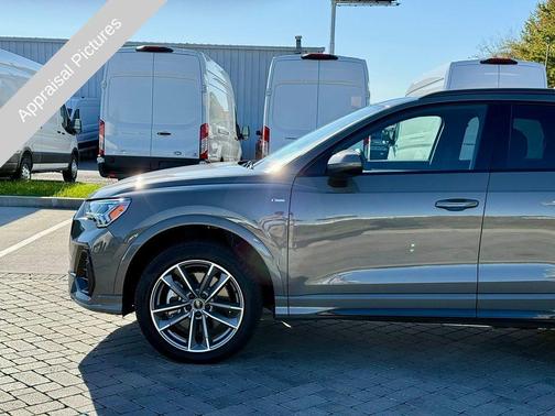 2025 Audi Q3 45 S line Premium