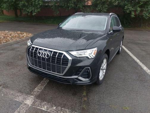 Mythos Black Metallic 2025 Audi Q3 45 S line Premium