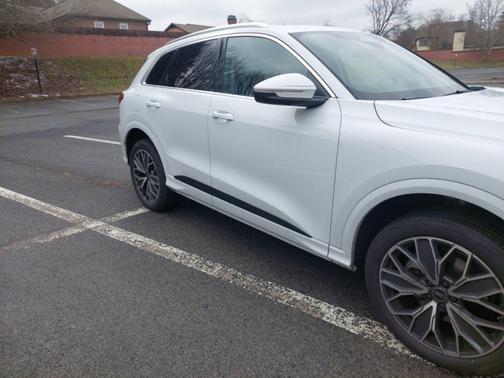 2025 Audi Q5 2.0T quattro Premium