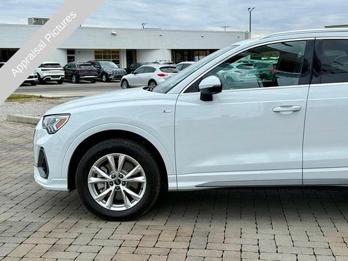 2024 Audi Q3 45 S line Premium