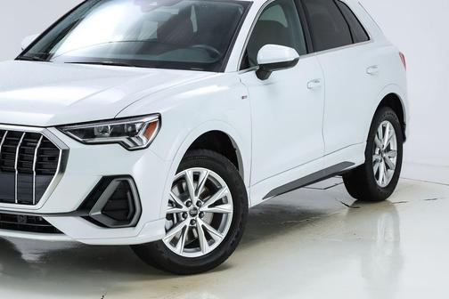 2024 Audi Q3 45 S line Premium