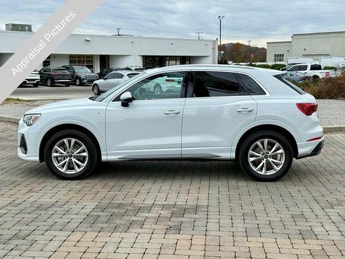 2024 Audi Q3 45 S line Premium